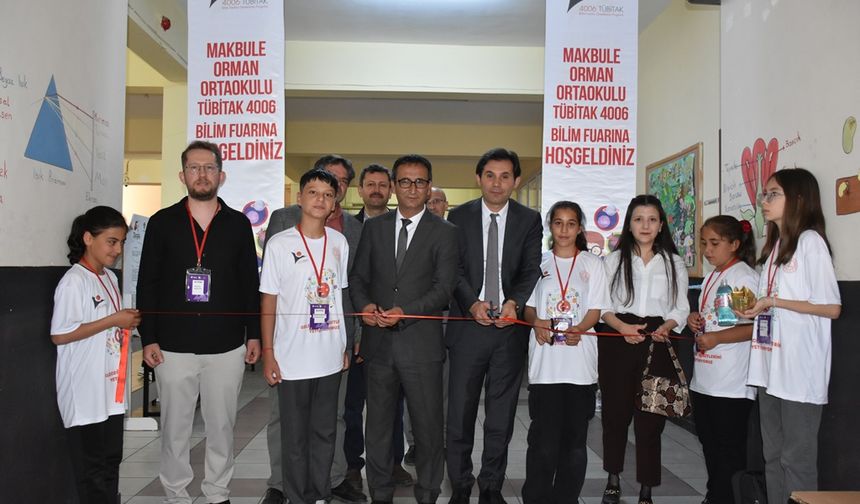 MAKBULE ORMAN ORTAOKULUNDA 4006 TÜBİTAK BİLİM FUARI SERGİSİ AÇILDI