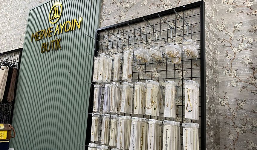 YENİ AÇILAN MERVE AYDIN BUTİK’E KADINLAR AKIN ETTİ