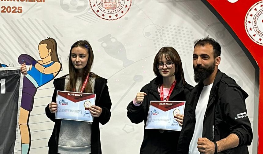 Muay Thai Türkiye Şampiyonasına Karamanlı Sporcular Damga Vurdu