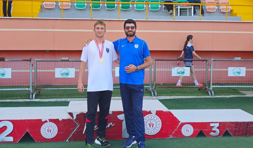 KARAMANLI ATLETLERDEN MERSİN’DE MADALYA YAĞMURU