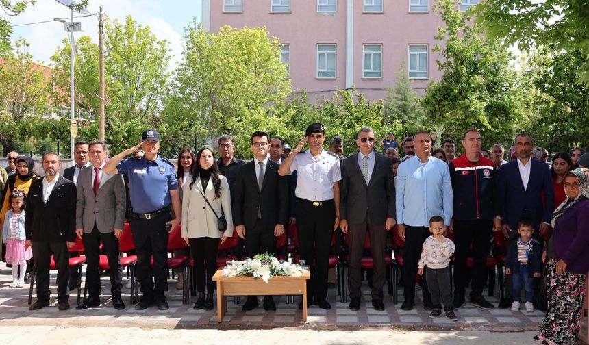 "HAYAT BOYU ÖĞRENME HAFTASI" ETKİNLİKLERİ KAPSAMINDA KARMA SERGİ AÇILIŞI