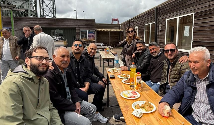 GÜLDERELİLER DERNEĞİ GELENEKSEL BAYRAM PROGRAMI DÜZENLENDİ