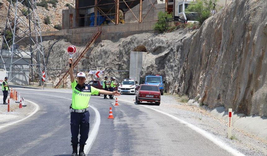 KARAMAN'DA KURBAN BAYRAMI TRAFİK DENETİMLERİ GERÇEKLEŞTİRİLDİ